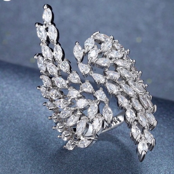 NEW💙💎ANGEL😇WINGS RING! GORGEOUS!💎💙ADJUSTABLE! - Picture 5 of 8